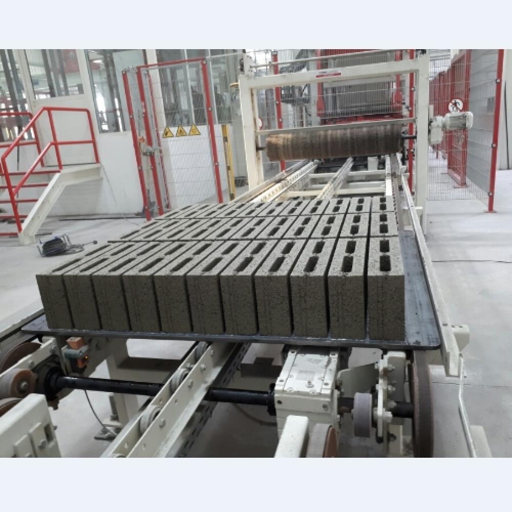 Steel pallet for block making machine
