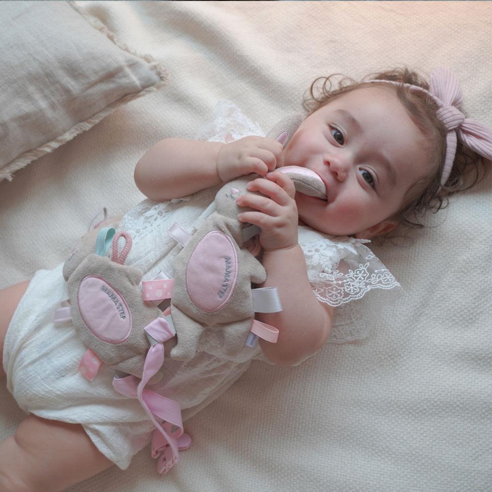 Portable mini sensory comfort "rabbit doll" - a gift box package( Bell sound)