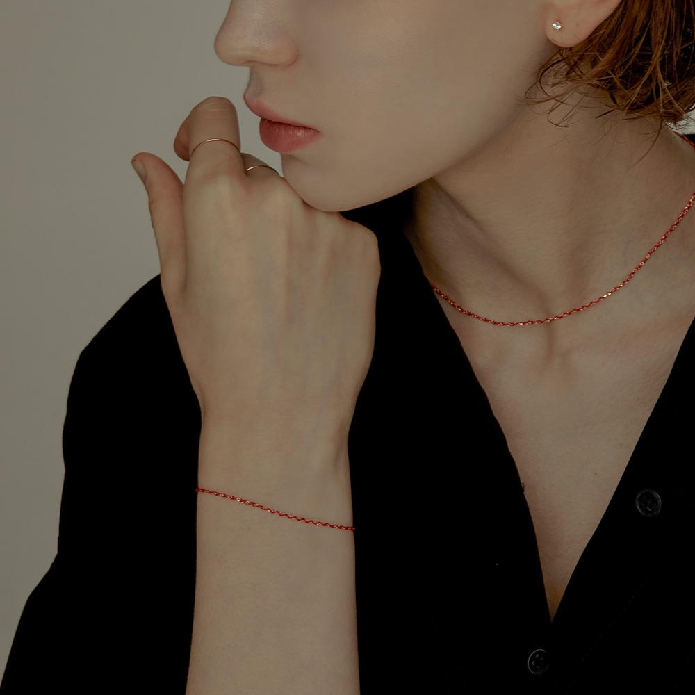 Silky Gold Chain Bracelet