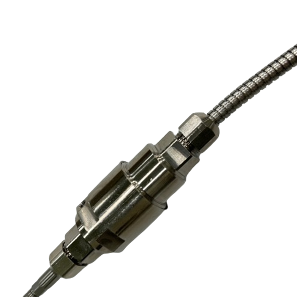 Gas turbin temperature sensor with thermowell